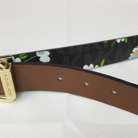Michael Kors Women’s Twist Reversible Belt MK Logo Flower/Brown, Size Medium - Picture 9 of 10